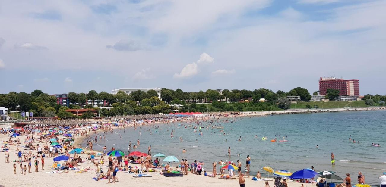 Lazy Lounge Apartments Mangalia Exteriör bild